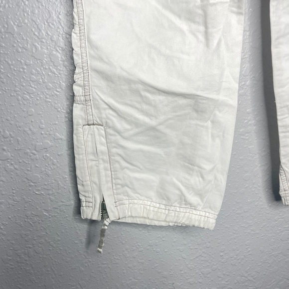 NWT JLO Dew cropped  white pant w/ zip detail ( juniors) - Picture 4 of 6